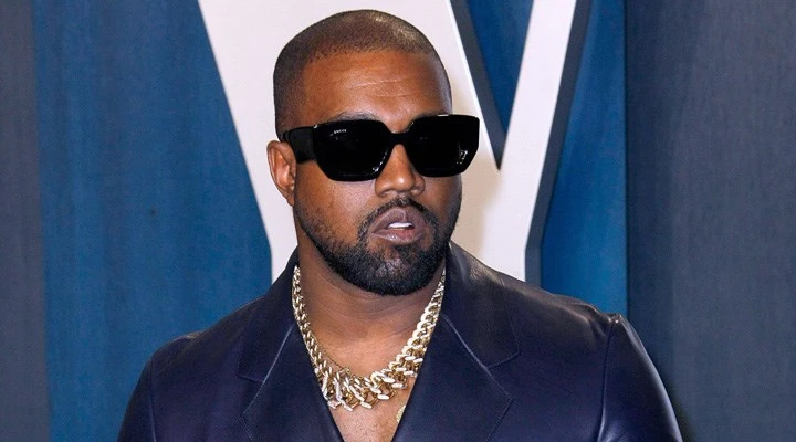 Kanye West kendisinden imza isteyen kişiyi yumrukladı: Hayranım değildi
